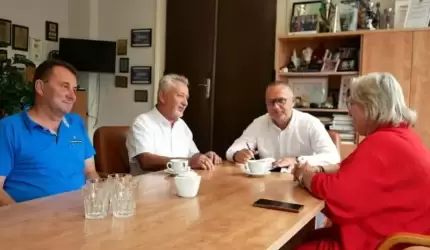 Nowe chodniki do końca listopada – Powiat i Gmina Kostomłoty łączą siły