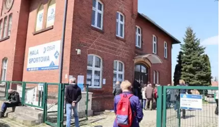 Ruszyły szczepienia w hali OSiR w Środzie Śląskiej