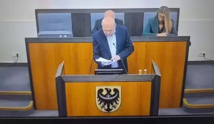 Gmina Udanin z kolejnym dofinansowaniem na budowę wielofunkcyjnego boiska