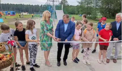 Z okazji Dnia Dziecka w Wilkszynie otwarto nowoczesny plac zabaw