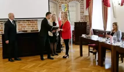 Średzcy nauczyciele uhonorowani nagrodami Burmistrza - Święto Edukacji w gminie