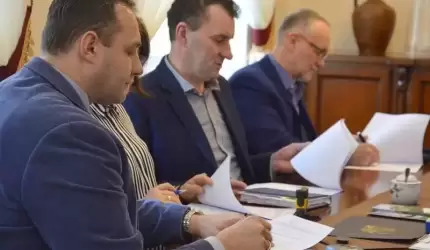 Podpisano umowę na przebudowę dróg powiatowych