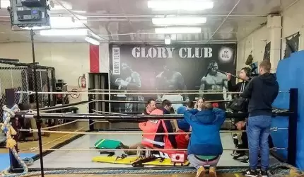 Średzcy pięściarze bohaterami serialu „Na ratunek 112”