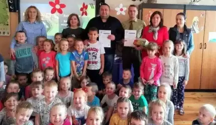 Przedszkolaki z Ciechowa dbają o leśne zwierzęta