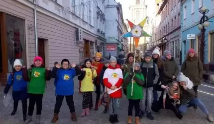 Dzieci ze szkoły w Udaninie na spotkaniu kolędników
