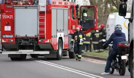 Samochód osobowy wypadł z drogi [raport strażaków]