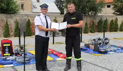 Przekazanie sprzętu dla Ochotniczych Straży Pożarnych z gminy Udanin