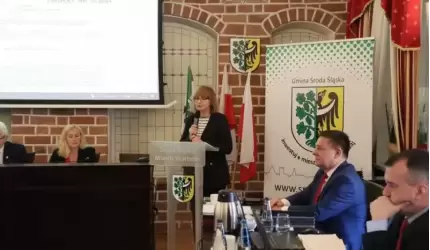 Burmistrz i Rada Miejska za przekazaniem 780 m2 dawnego gimnazjum dla Stowarzyszenia „OSTOJA” na rzecz dzieci z niepełnosprawnościami