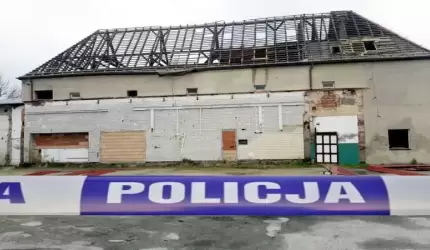 Ludzkie zwłoki w byłej mleczarni. Policja ustala tożsamość zmarłego