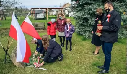 W szkole w Ujeździe Górnym uczczono 81. rocznicę zbrodni katyńskiej