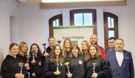 Wójt spotkał się z siatkarkami