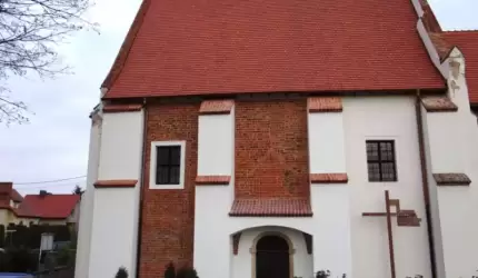 Renowacja dachu i elewacji romańskiego kościoła w Środzie Śląskiej zakończona
