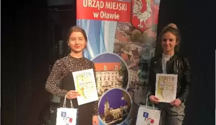 Natalia i Sara laureatkami Dolnośląskiego Konkursu Recytatorskiego