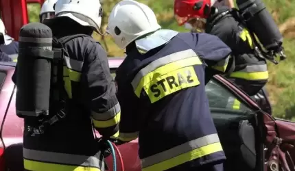 Pożar w fabryce, auto w rowie, pożar auta... (z raportu strażaków)