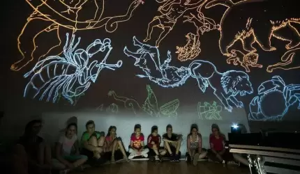 Czy w kosmosie noszą kapelusze? Mobilne planetarium Kopernika w Kostomłotach