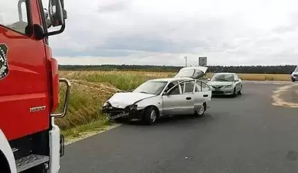 Kolizja dwóch aut w miejscowości Błonie