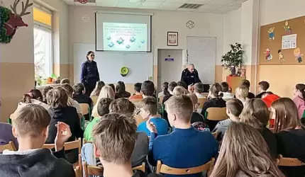 Dzielnicowi z Posterunku Policji w Malczycach spotkali się z uczniami