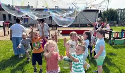 Dzień Dziecka w Przedszkolu w Ciechowie - dmuchańce i zabawy z Myszką Miki!