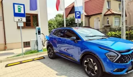 Przed Urzędem Gminy w Malczycach można ładować auta elektryczne