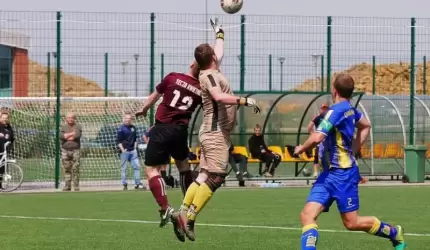 Tęcza Kwietno wygrywa z Damianowem [zdjęcia]