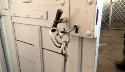 Kierowca BMW zatrzymany z amfetaminą ukrytą w metalowym pudełku