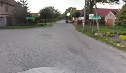 Poszerzenie drogi i progi zwalniające w miejscowości Święte