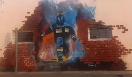 Wyjątkowy mural na remizie OSP Chomiąża