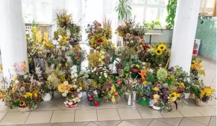 „Pożegnanie lata” - wystawa kwiatów w średzkiej "trójce"