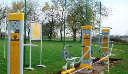 Siłownie zewnętrzne w 3 miejscowościach gminy Kostomłoty