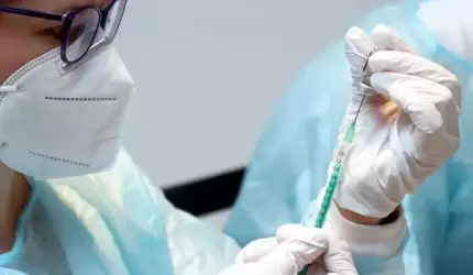 Szczepienia przeciwko grypie i covid-19 w średzkiej hali OSiR