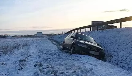 Jazdę  "po pijaku" zakończył w przydrożnym rowie
