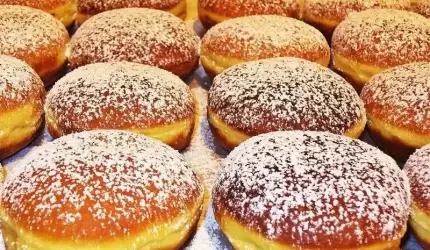 Dziś Tłusty Czwartek. Co zrobić z olejem po smażeniu pączków?