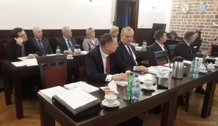 VI sesja Rady Miejskiej w Środzie Śląskiej (na żywo)