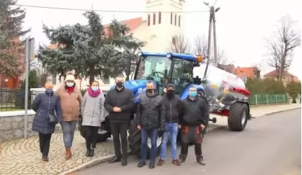 Ciągnik wraz z wozem asenizacyjnym już w gminie Udanin