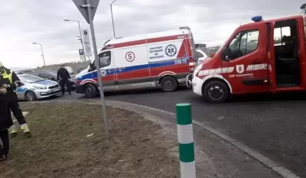 Zadymienie wokół autostrady A4 i kolizja